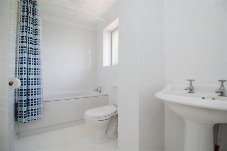 bathroom .jpeg