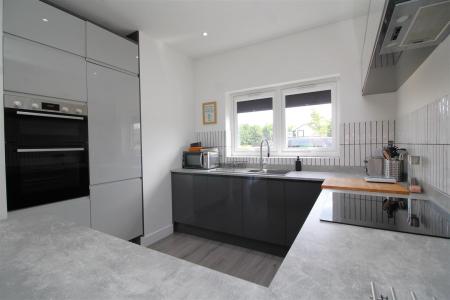 kitchen 2.JPG