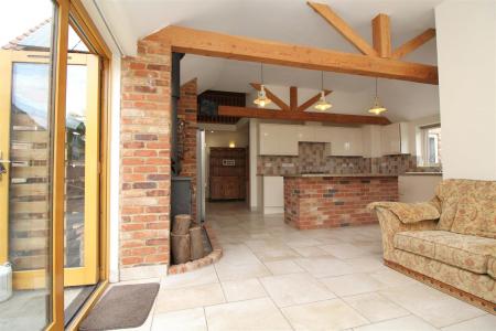 family room 2 .JPG
