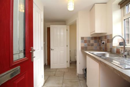 utility and cloakroom.JPG