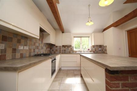 kitchen 1 .JPG
