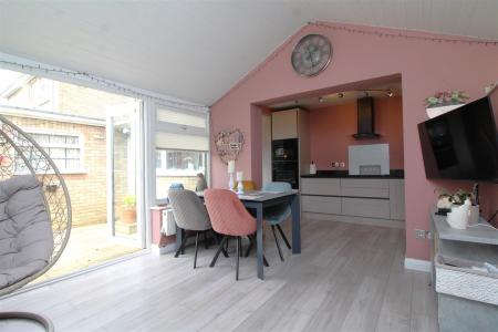 family room 3.JPG