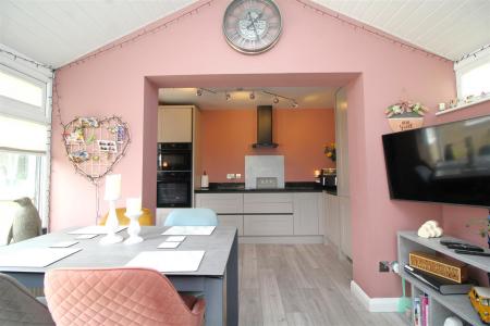 family room 1.JPG