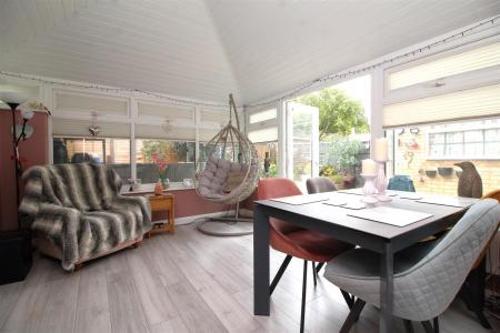 family room 2.JPG
