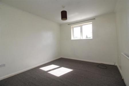 bedroom 1 .JPG