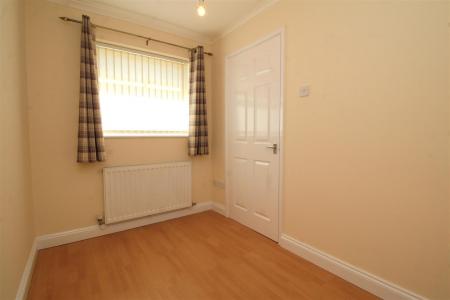 bedroom 2.JPG