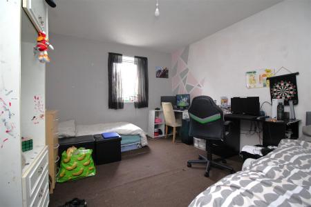 bedroom 2.JPG