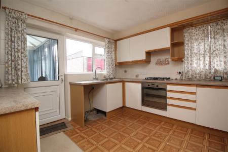 kitchen 2 .JPG