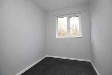 bedroom 2 .JPG
