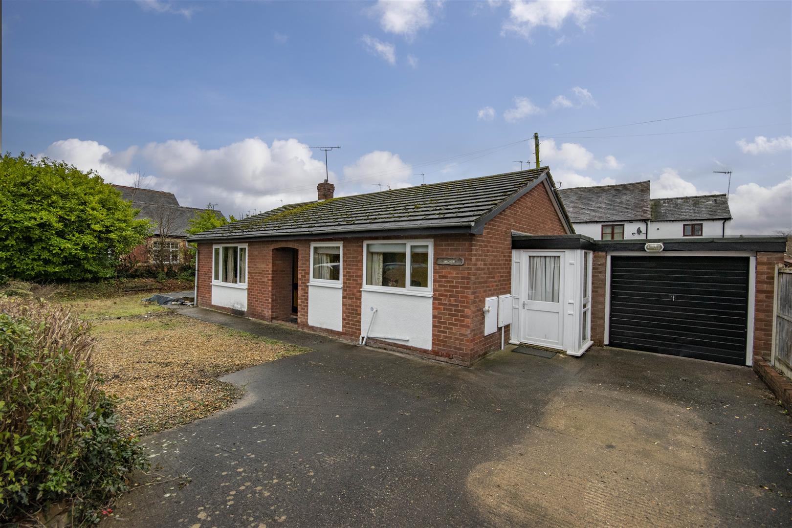 2 bedroom Detached Bungalow for sale in Oswestry