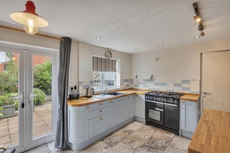 Kitchen/Dining Room