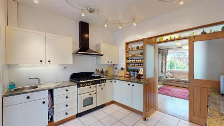 KITCHEN/ UTILITY