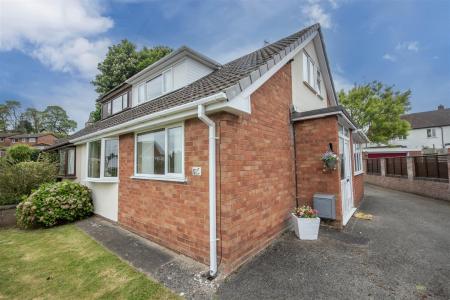 15 Powis Avenue, Oswestry.jpg