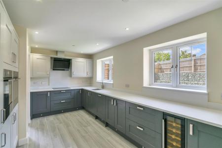 Kitchen/ Dining room