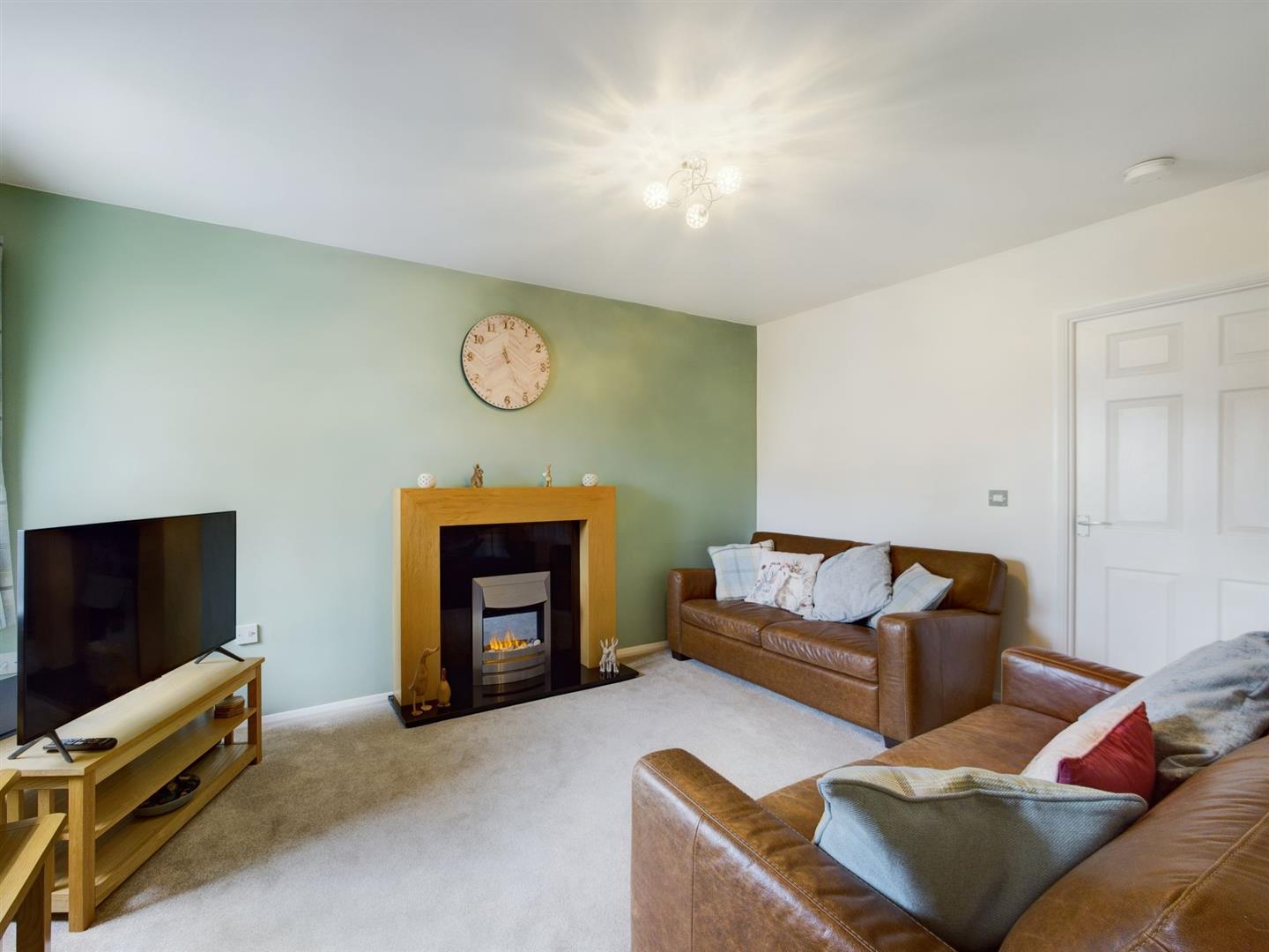 2 bedroom End of Terrace House for sale in Long Riston