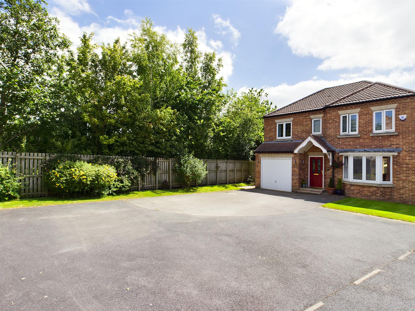 4 bedroom Detached House for sale in Nafferton, Driffield