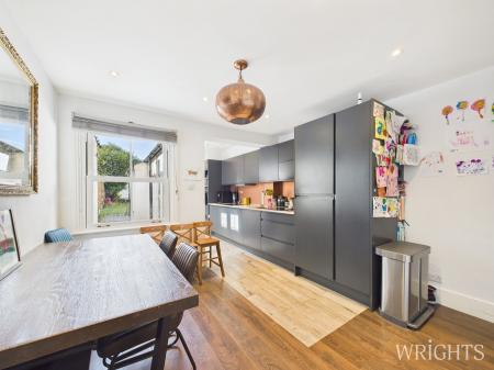 Diner/Kitchen