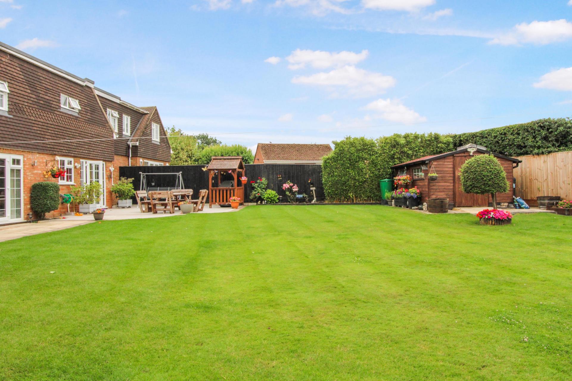 6 bedroom Bungalow for sale in Great Kingshill