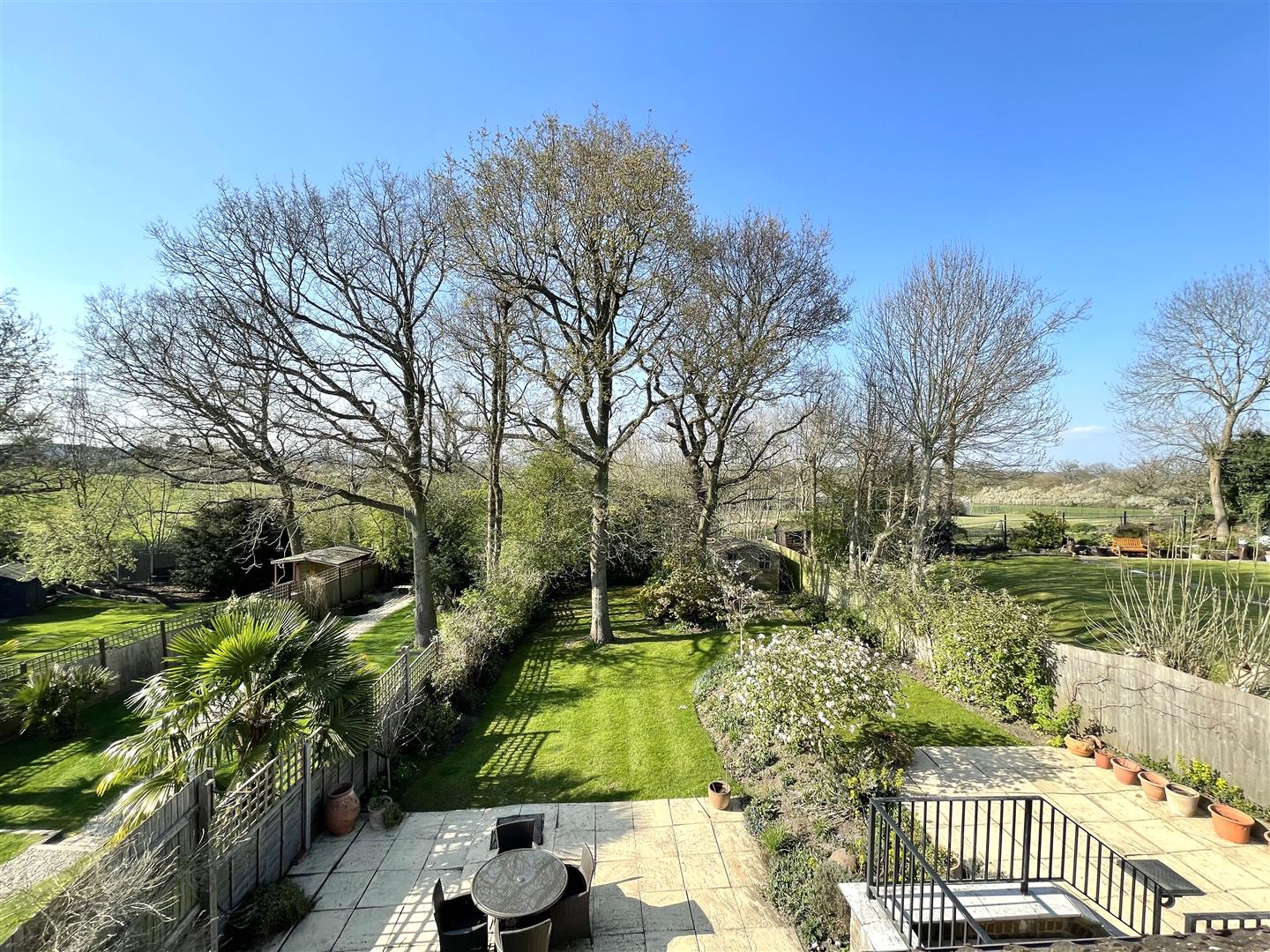 4 bedroom Detached House for rent in Bushey