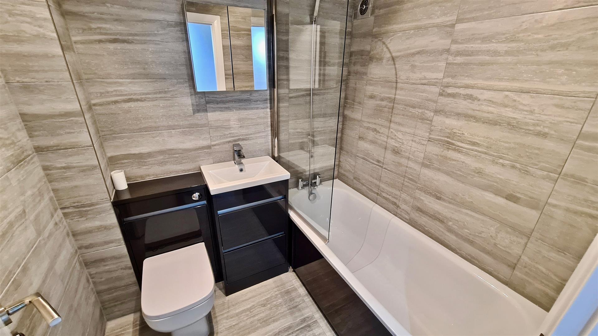 1 bedroom Flat for sale in Bushey