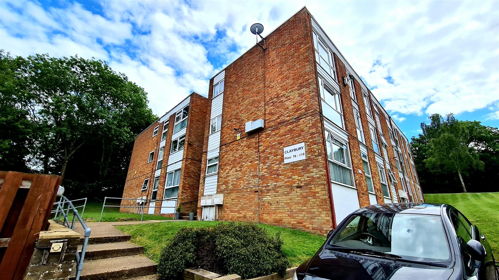 1 bedroom Flat for sale in Bushey