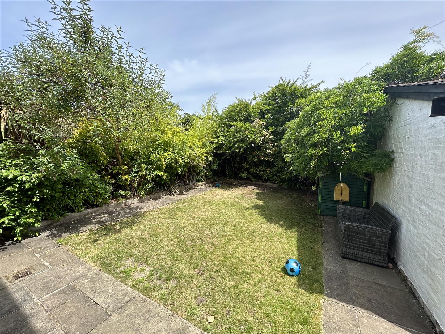 4 bedroom Detached House for sale in Bushey