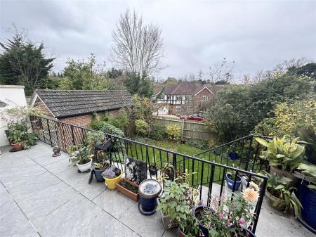 Garden/Patio Area: