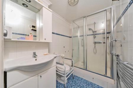 Shower Room: