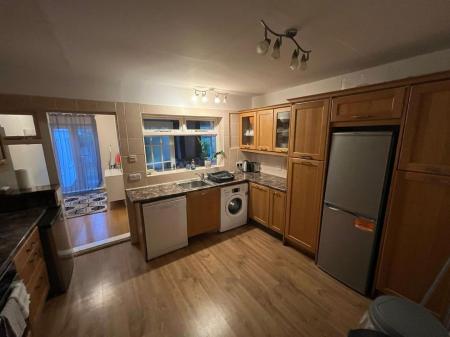 Kitchen: