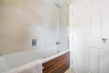 Family Bathroom: