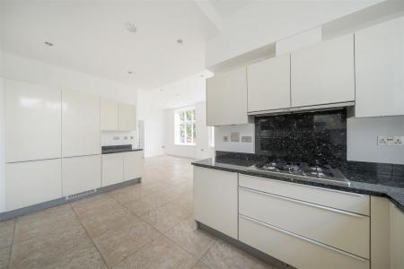 Living Room/Open Plan Kitchen: