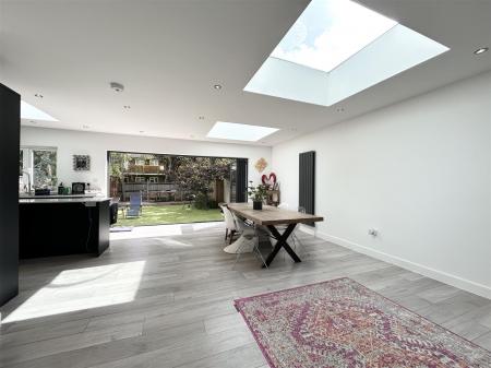 Living Room/Open Plan Kitchen/Diner: