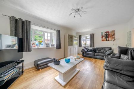 Living Room: