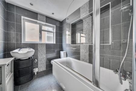 Family Bathroom: