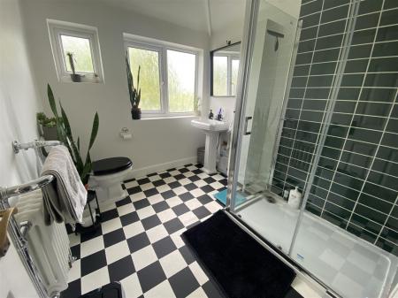 Shower Room: