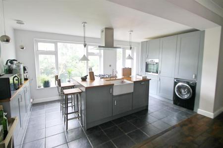 Kitchen: