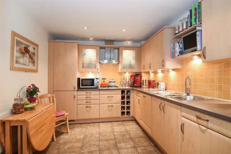 Kitchen: