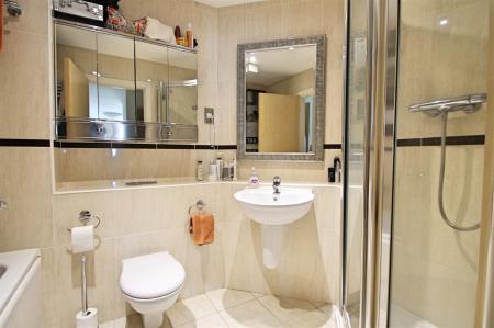 Ensuite: