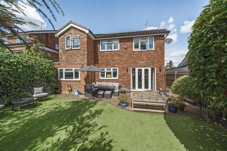 Garden/Exterior Rear: