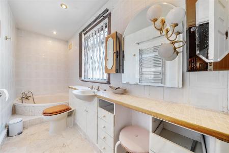 Family Bathroom: