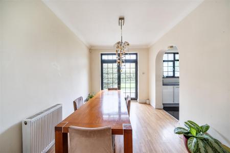 Dining Room: