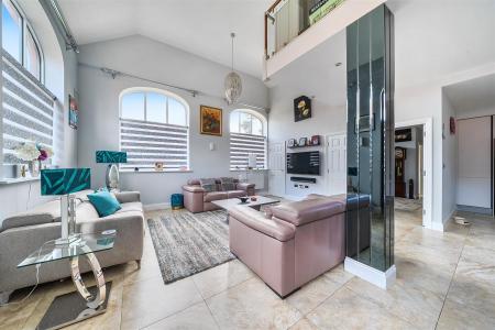 Living Room/Open Plan Kitchen/Diner: