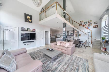 Living Room/Open Plan Kitchen/Diner:
