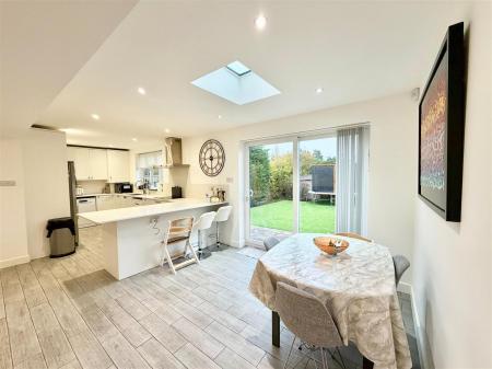 Living Room/Open Plan Kitchen/Diner: