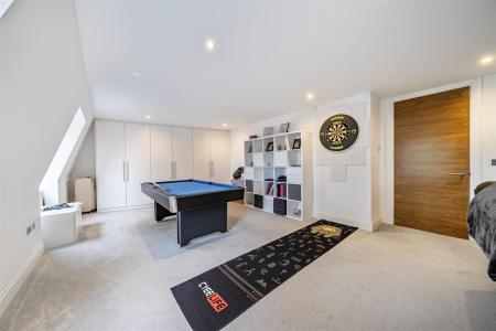 Family Room/Loft Room: