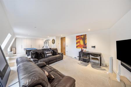 Family Room/Loft Room: