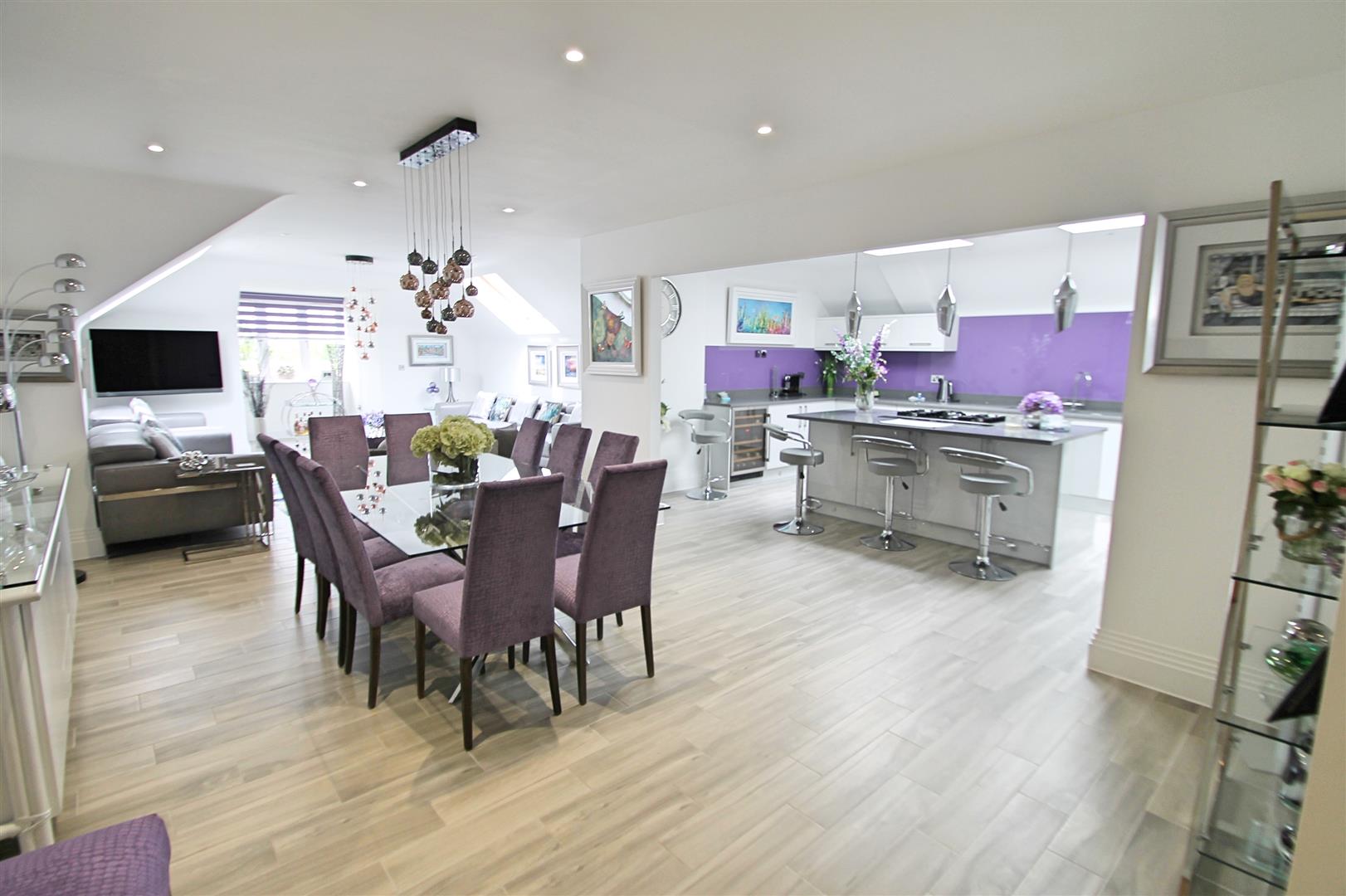 2 bedroom Apartment for rent in Bushey