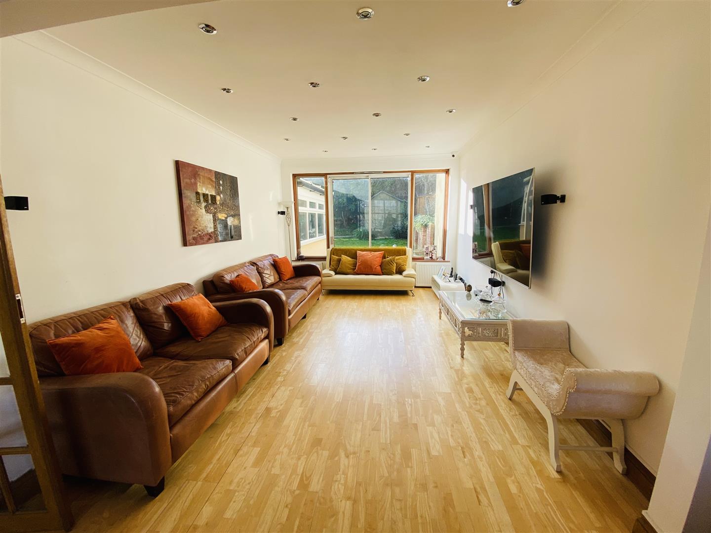 3 bedroom SemiDetached House for sale in Edgware