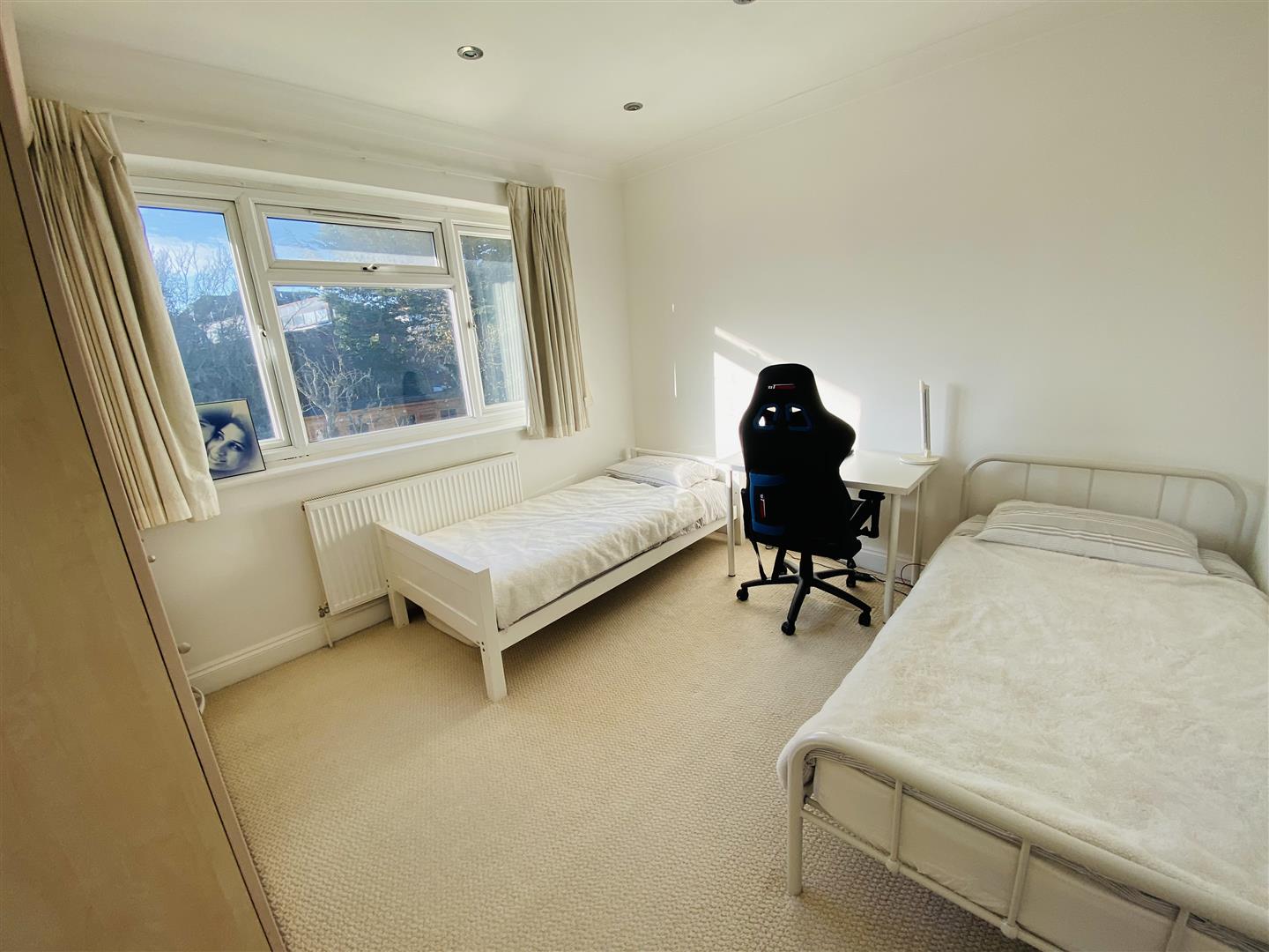 3 bedroom SemiDetached House for sale in Edgware