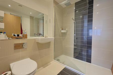 En-suite shower